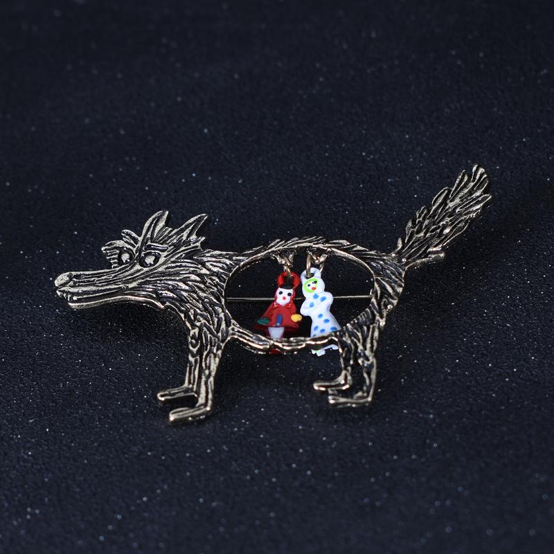 Retro Fairy Tale Little Red Riding Hood Doll Pin: European & American Hollow Jackal Brooch