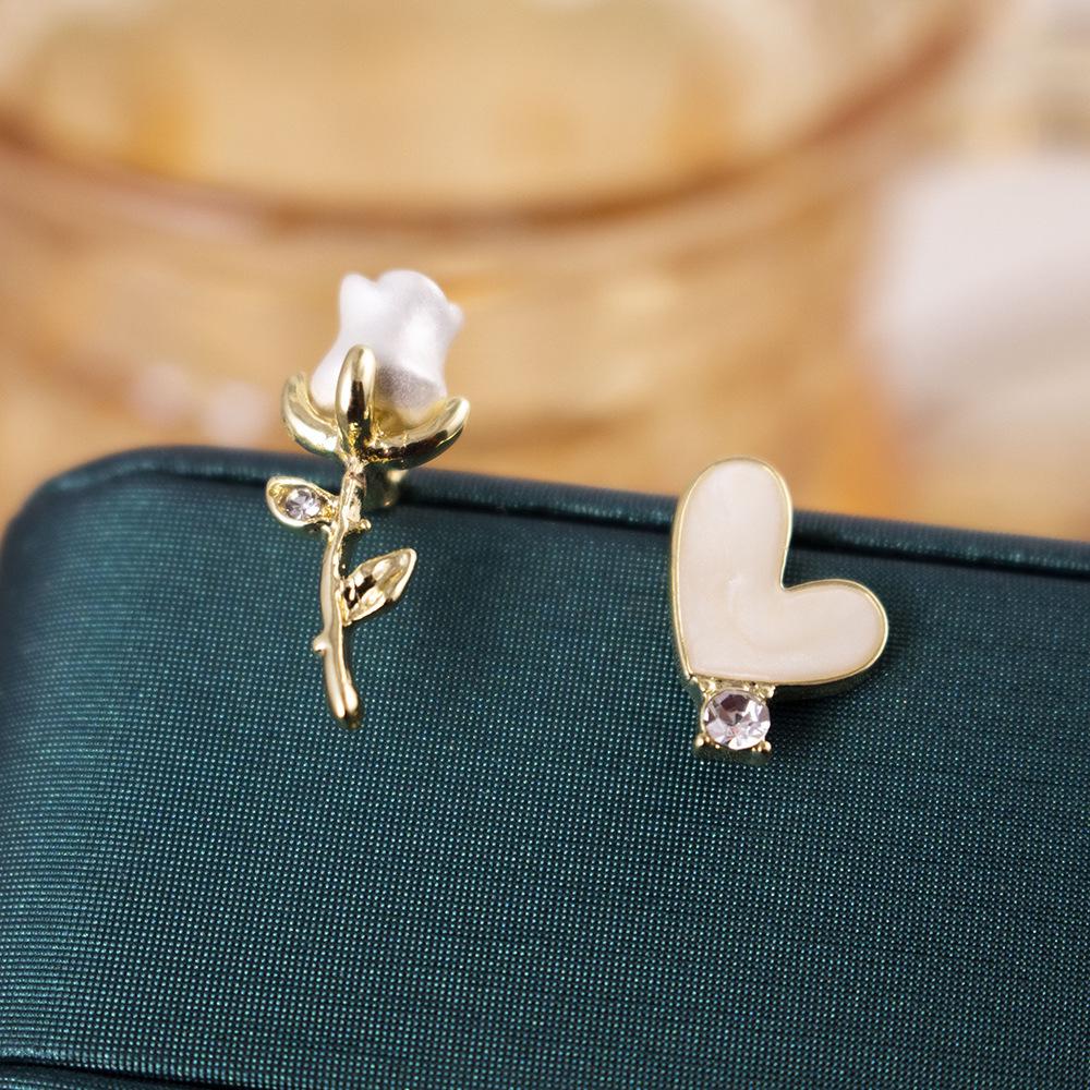 Elegant Zircon Flower and Pearl Stud Earrings - High-End Niche Design