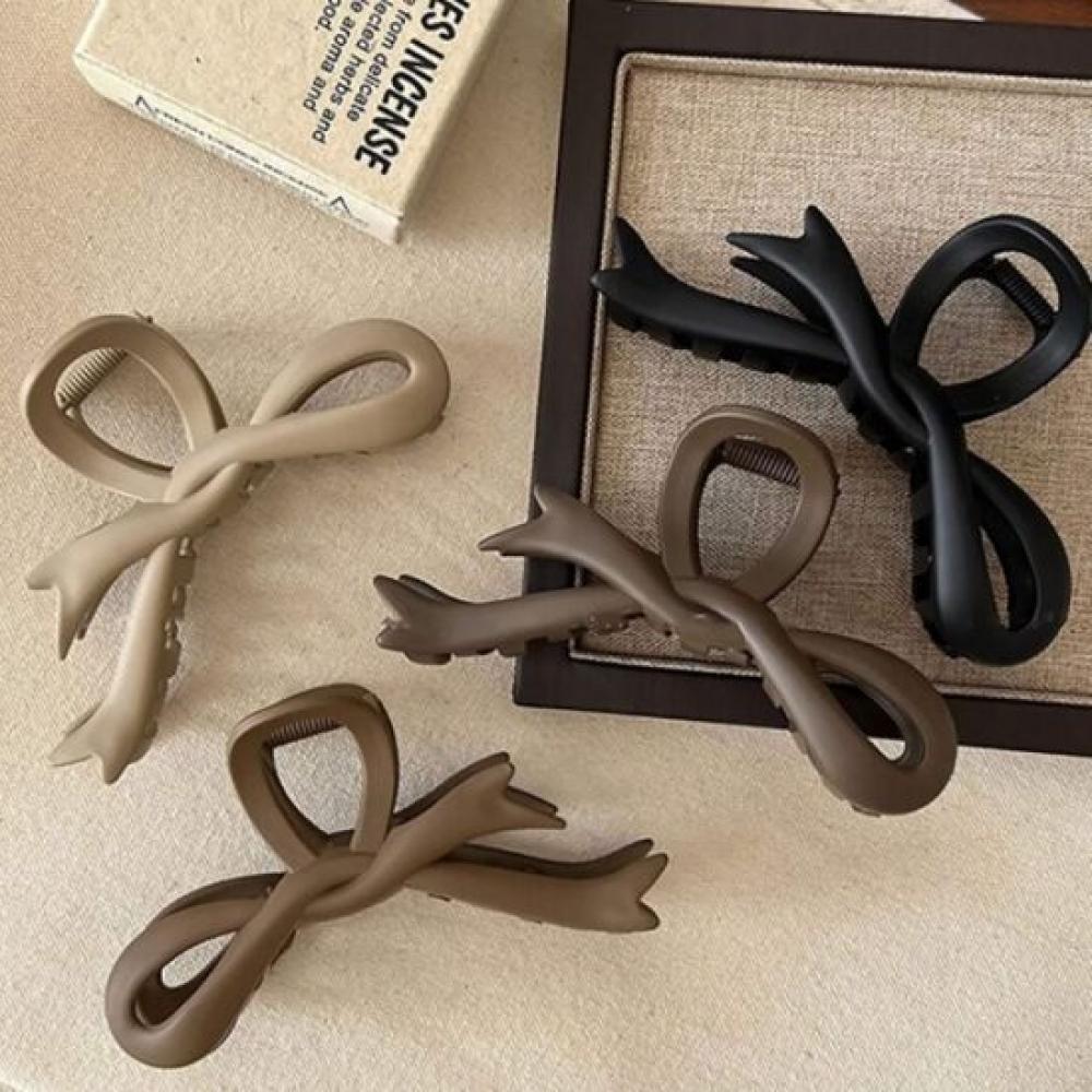 Mizqz Big Matte Side Ribbon Twisted Hair Clip