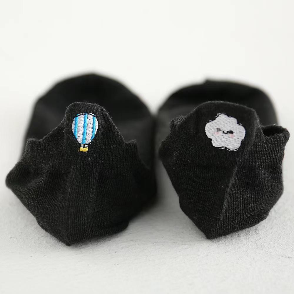 Chaussettes en coton brodé de dessins animés mignons pour femmes Printemps/Été 2024 - Décontractées, Respirantes, Style court bateau
