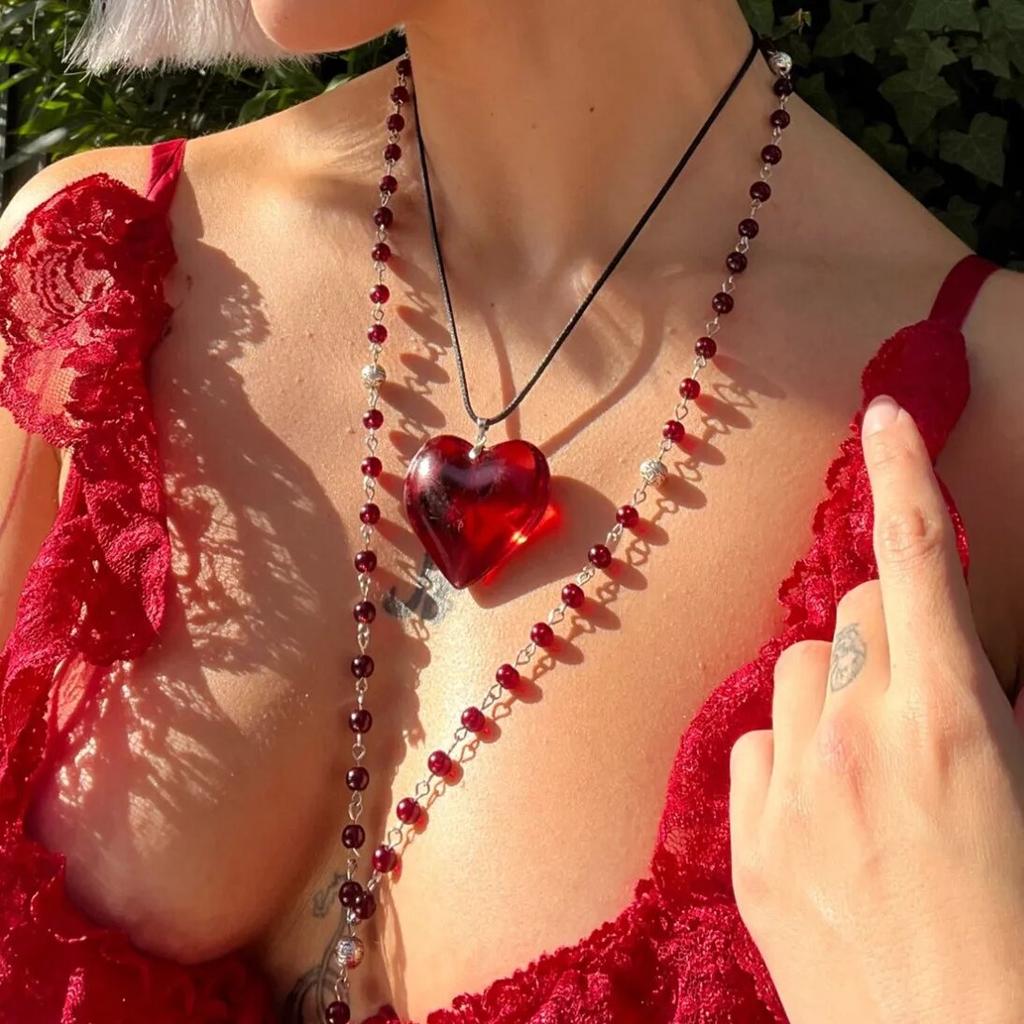 Collana con ciondolo a cuore rosso Collana con cuore rosso d'amore Regalo ispirato all'amore romantico per le donne