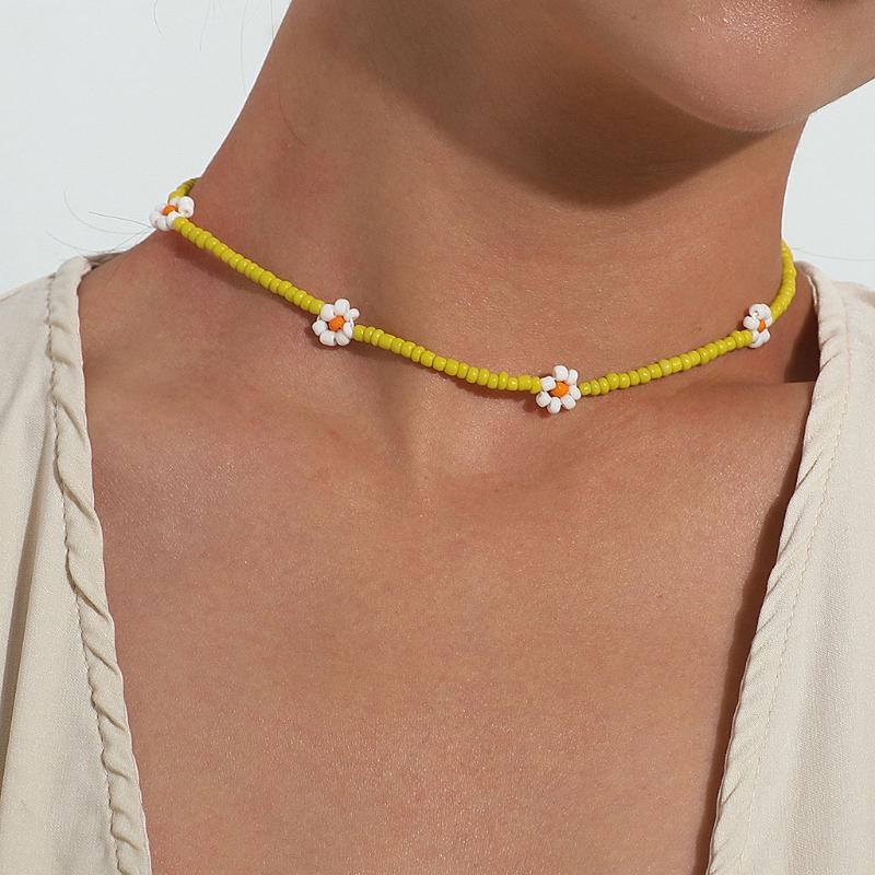 Colorful  Beaded Daisy Flower Choker Necklace Ajdustable Chain Clavicle for Women Girls Cute Handmade Boho Jewelry