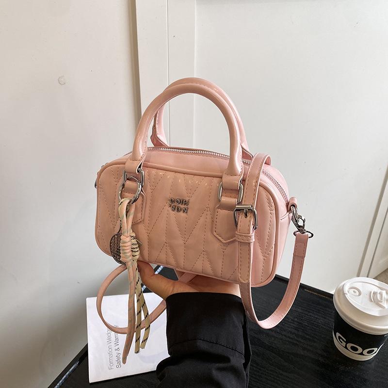 Niche popular portable pillow bag women's spring and summer new messenger bag fashion versatile shoulder bag women