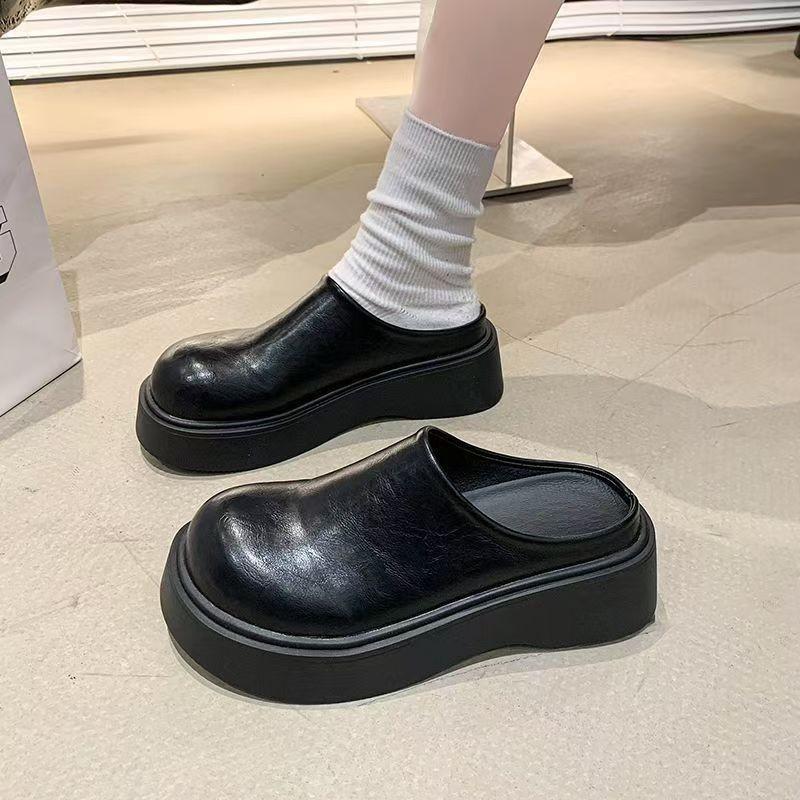 Einfarbige schlichte Internet-Berühmtheit Explosionsmodell dicker Boden erhöhend Taschenkopf Halbschuhe Damen Frühling und Sommer tragen ein Pedal faul cool Slipper