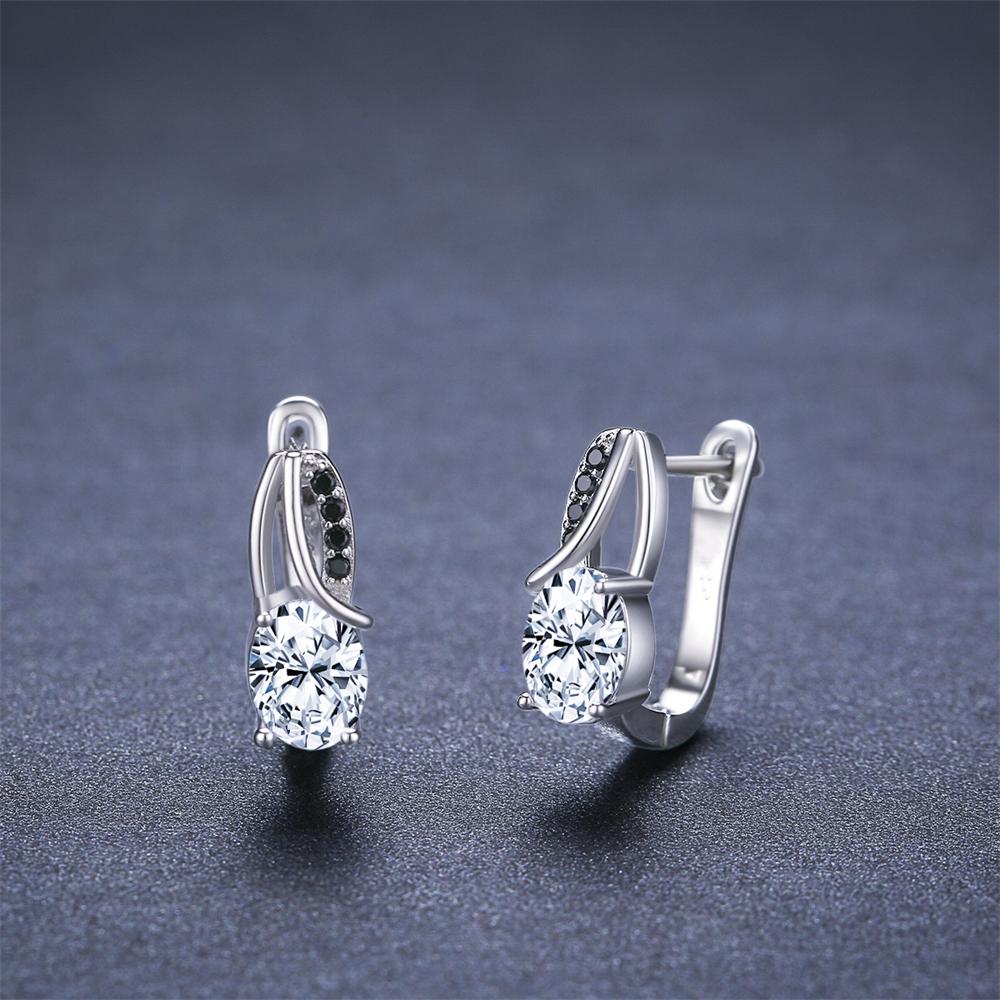 Black Awn Creolen mit weißem Zirkon und schwarzem Stein