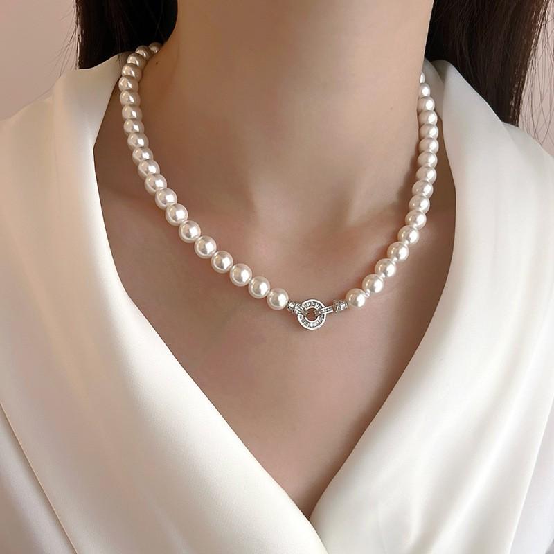 Elegant French Vintage Style Freshwater Pearl Necklace Women 8mm Or 10mm Round Pendant Gold-Plated Copper Clasp Lightweight