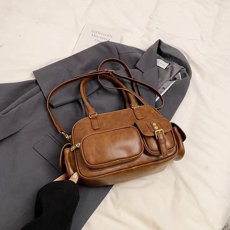 Korean Niche Bowling Bag Women's 2026 New Retro Messenger Bag High-end Commuter Boston Pillow Bag