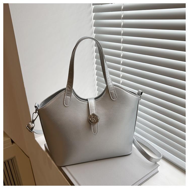 Han Retro Small Bag Women 2025 New Autumn and Winter Versatile Vegetable Basket Shoulder Bag Portable Bucket Bag Factory Direct Sales