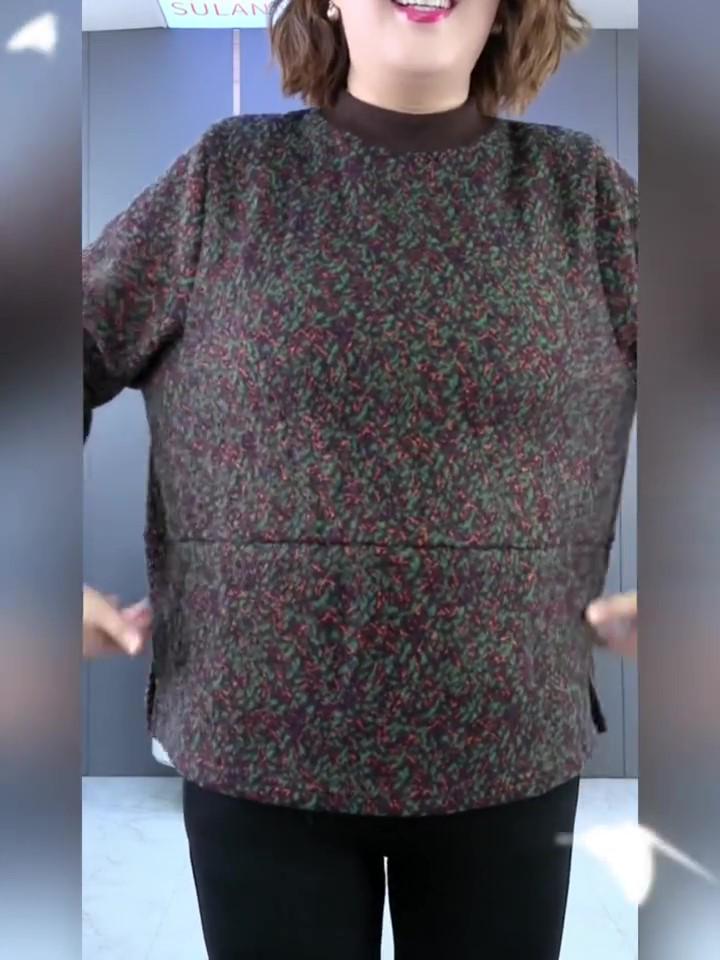 Plus Size Tweed Sweater: Cozy, Casual, Versatile, and Flattering for Middle-Aged Women