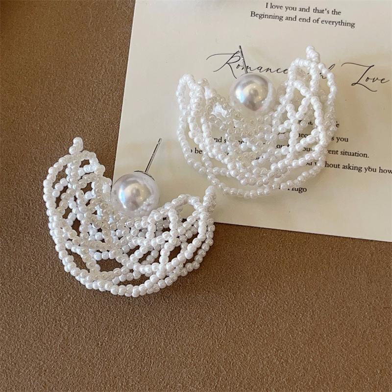 Retro Style Pearl Lace Earrings Hollow Beaded Wave Luxury Ear Jewelry