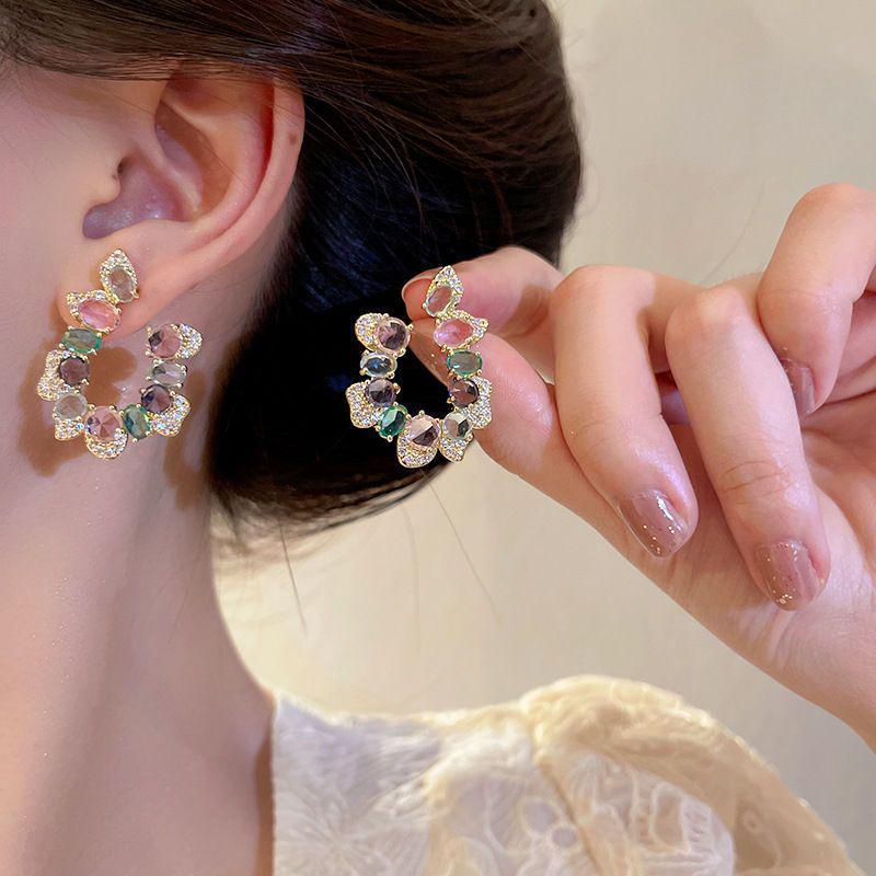 Silbernadel Zirkon Schlangenherz Ohrringe: Elegante, Einzigartige High-End Ohrstecker für Damen