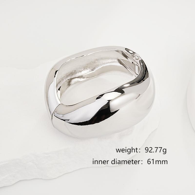 Interlocking Ring Open Bangle - European & American Light Luxury Design for Women