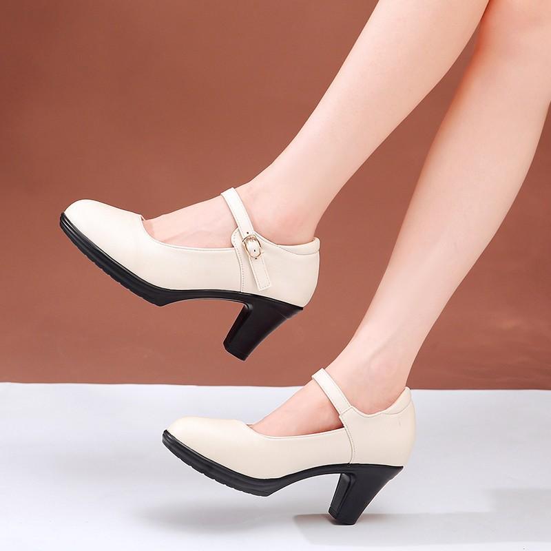 

Leather High-heeled Shoes With A Single Button Thick Single Order Shoes For Women 36 білий