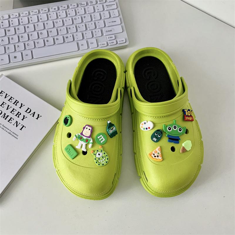 Hole shoes women's 2025 new women's muffin platform beach shoes student bag head wearing sandals