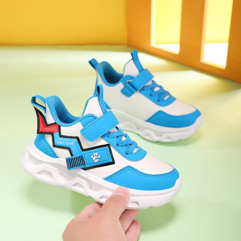 Boys' non-slip soft-soled sneakers 2025 autumn new lightweight waterproof leather teen boys running shoes