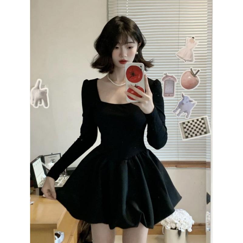 Hepburn Premium Square Neck Black Long Sleeve Dress Autumn Waist Skinny Temperament Small Black Dress Fluffy Dress