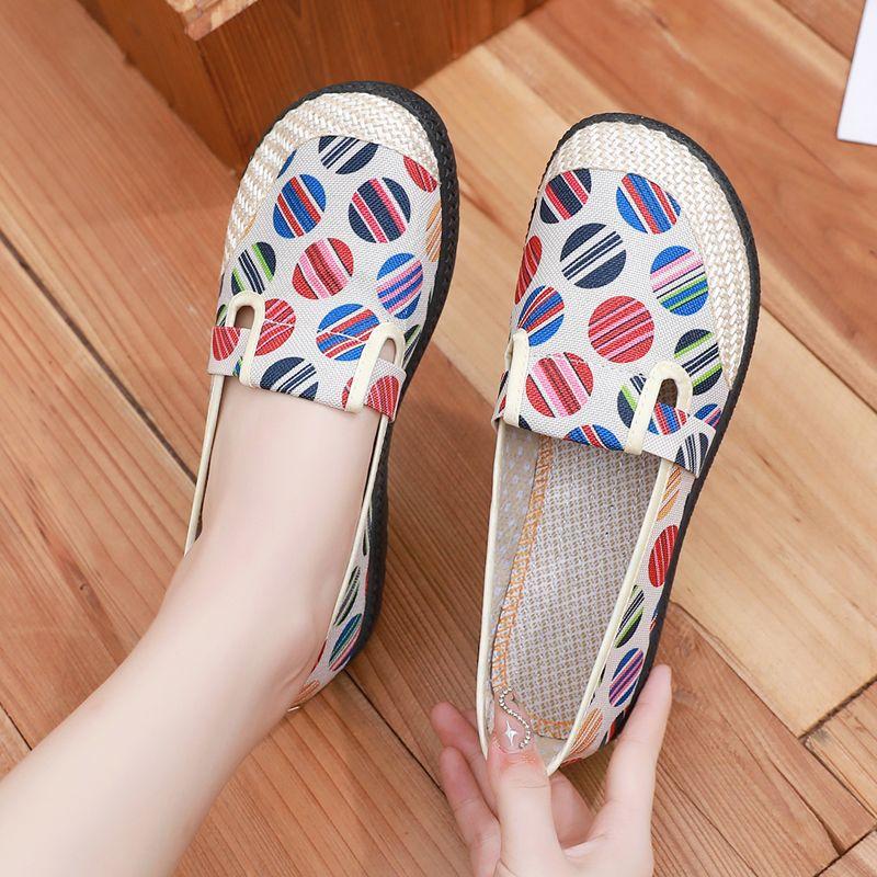 Летние туфли из ткани Old Beijing женские с неглубоким горлом дышащие с плоским дном с круглой подошвой с мягкой нескользящей подошвой удобные повседневные туфли для мам 35 980₽