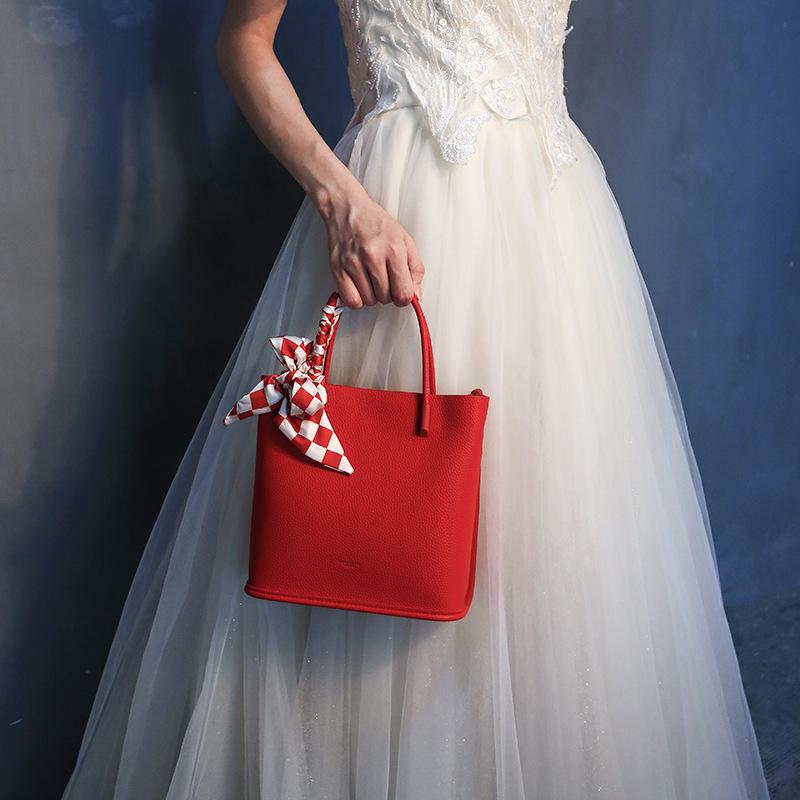 

Red bag 2025 new high-end wedding bag bridal wedding portable tote usually available bridesmaid bag красный