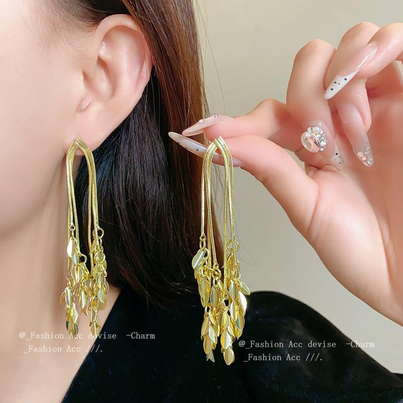 Silver needle light luxury leaf wheat ear fringed earrings European and American high-end earrings fashion niche temperament earrings women