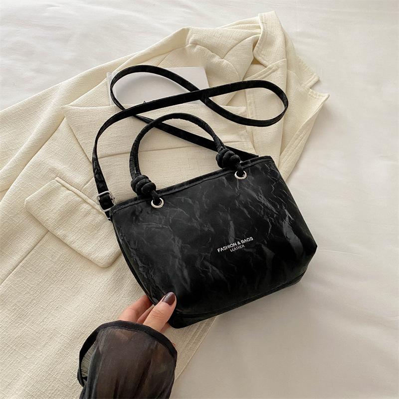 

Корейская модная переносная сумка-ведро для женщин 2024 года, новая сумка через плечо, простая модная повседневная сумка-мессенджер для женщин чёрный