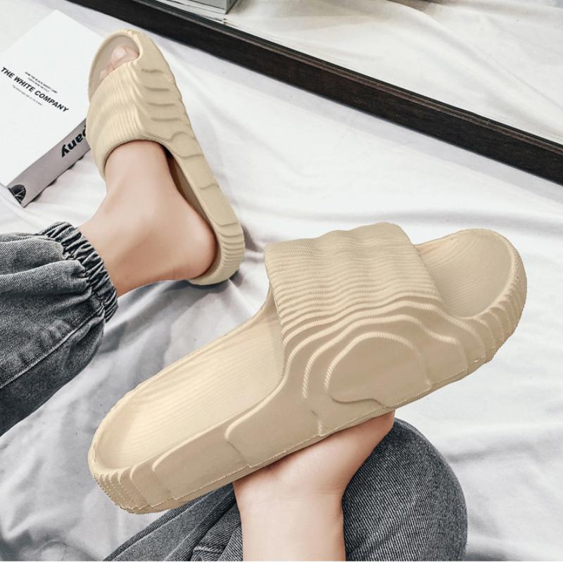 Fashion Soft Home Slippers Couple Summer Indoor Skid Proof Bathroom Slippers Sandals Hotel Solid Color Men Women Flip Flops Flat Shoes