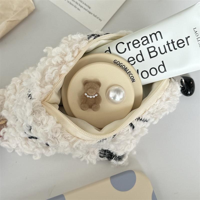 

Soft Beige Gray Polka Dot For MagSafe Case With 3D Teddy Bear Pearl Pop Socket For iPhone 15 16 17 Pro Max INS Kawaii Shockproof For iPhone 15Pro