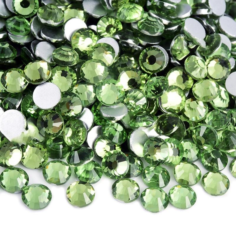 Pack of 1440 Assorted Crystals Beads With Storage Container Ideal for Craft and Artistics Projects