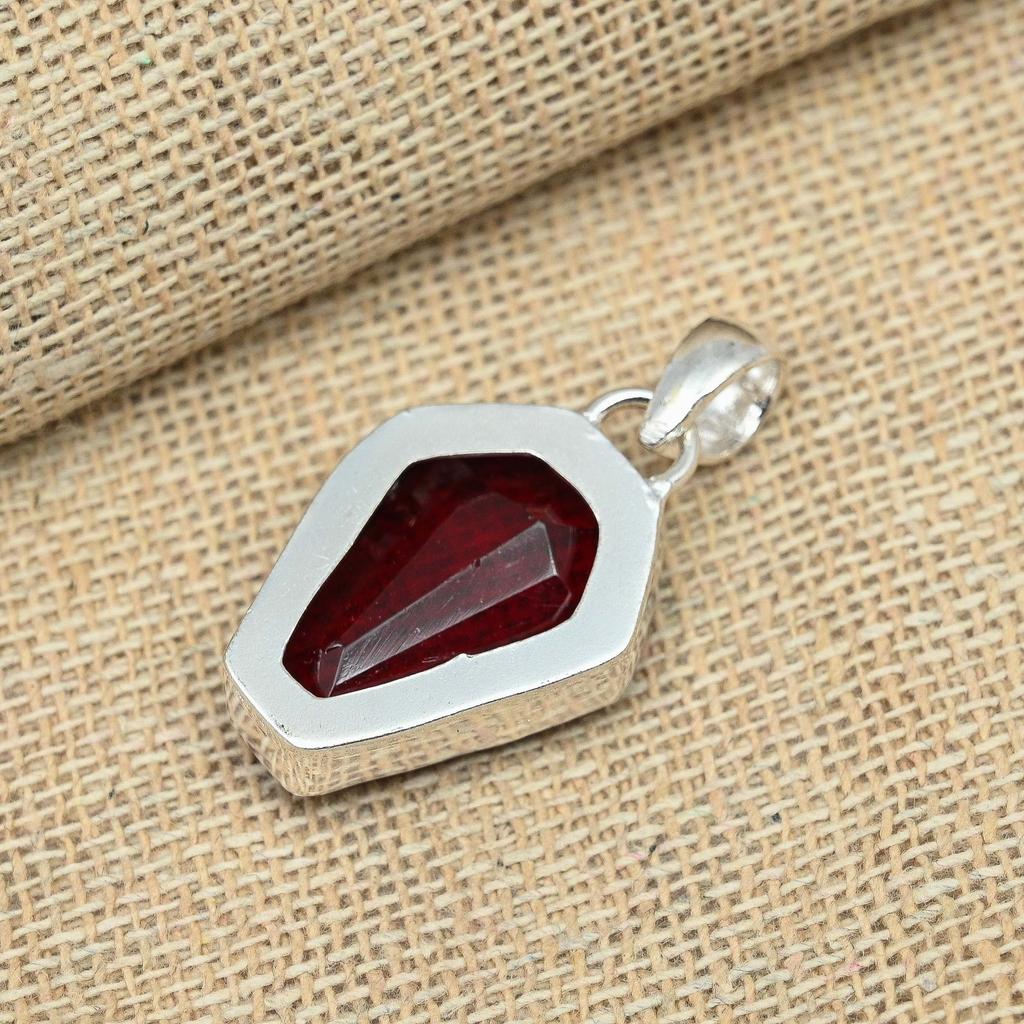 Red Garnet Gemstone 925 Sterling Silver Jewelry Unique Handmade Pendant