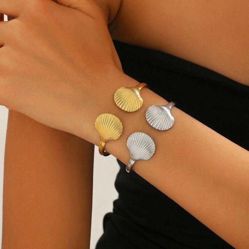 18K Gold Stainless Steel Ocean-Inspired Bracelet Set with Large Seashell Openwork