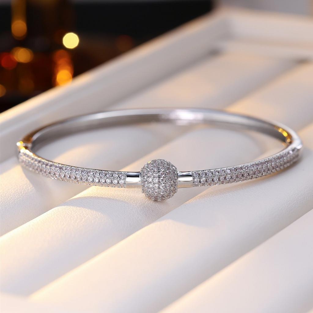 Fashionable, Luxurious, Versatile, High-end, Fully Set Zircon Planet Ladies' Annual Meeting Bracelet