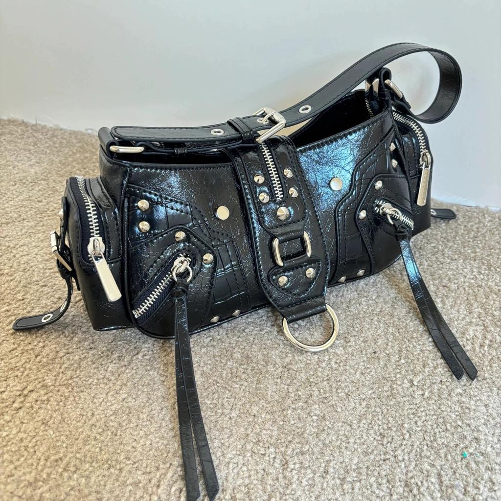 Crossbody Bag Vintage Motorcycle Bag Rivet Underarm Bag Trendy For Daily Commute Elegant Outfits Fashion Street