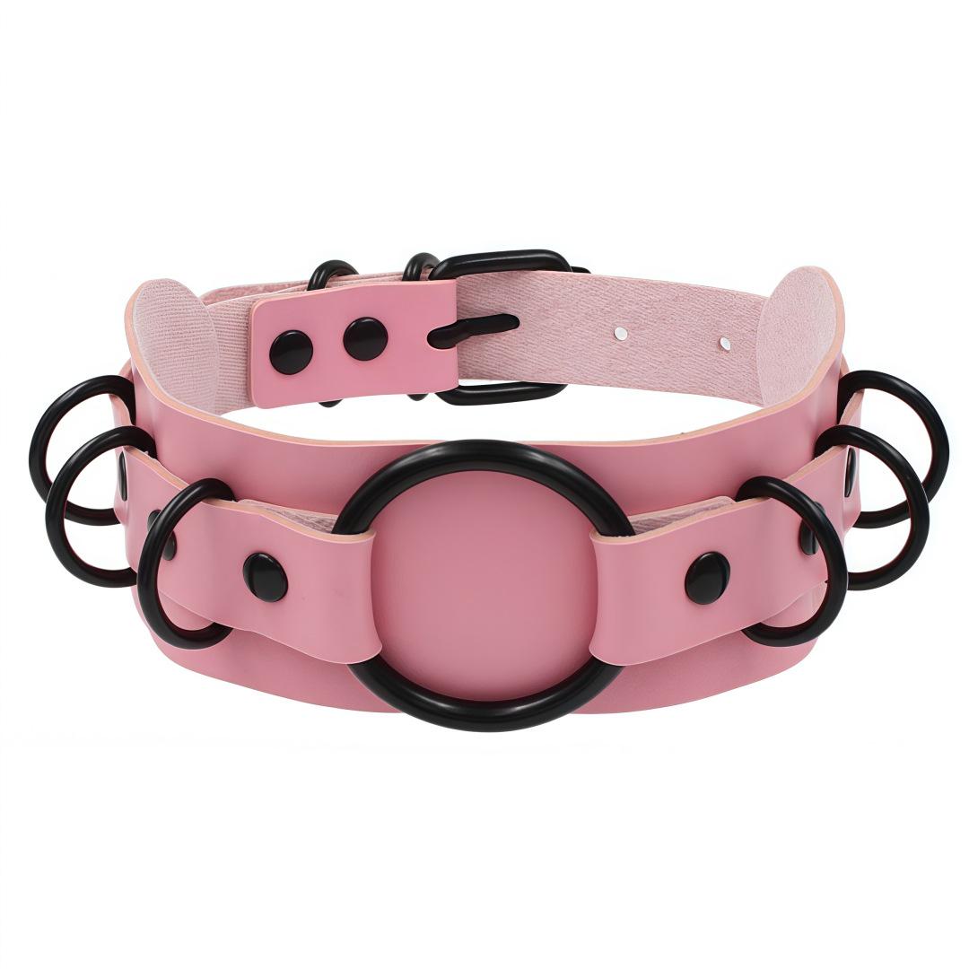 

Темне панк готичне кольє-чокер з ПУ шкіри з перебільшеним чорним кільцем. рожевий