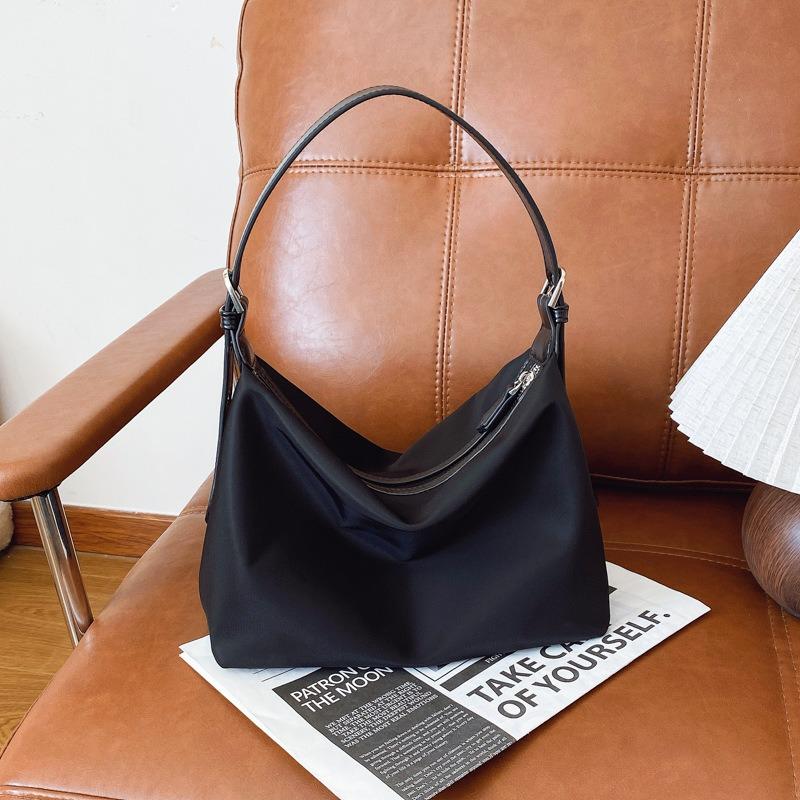 Premium bag women's cloth bag new niche dumpling bag versatile shoulder messenger bag