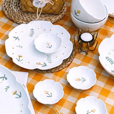 4pcs 3D Relief Ceramic Dinner Plate Set Daisy Dessert Plate Kitchen Pasta Bread Dish Tableware Service Dish 6/8.5inch Frosted