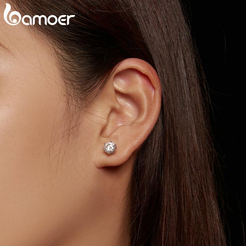 BAMOER Moissanite Stud Earrings, D Color Brilliant Round Cut Lab Created Diamond 925 Silver Earrings Gold Plated for