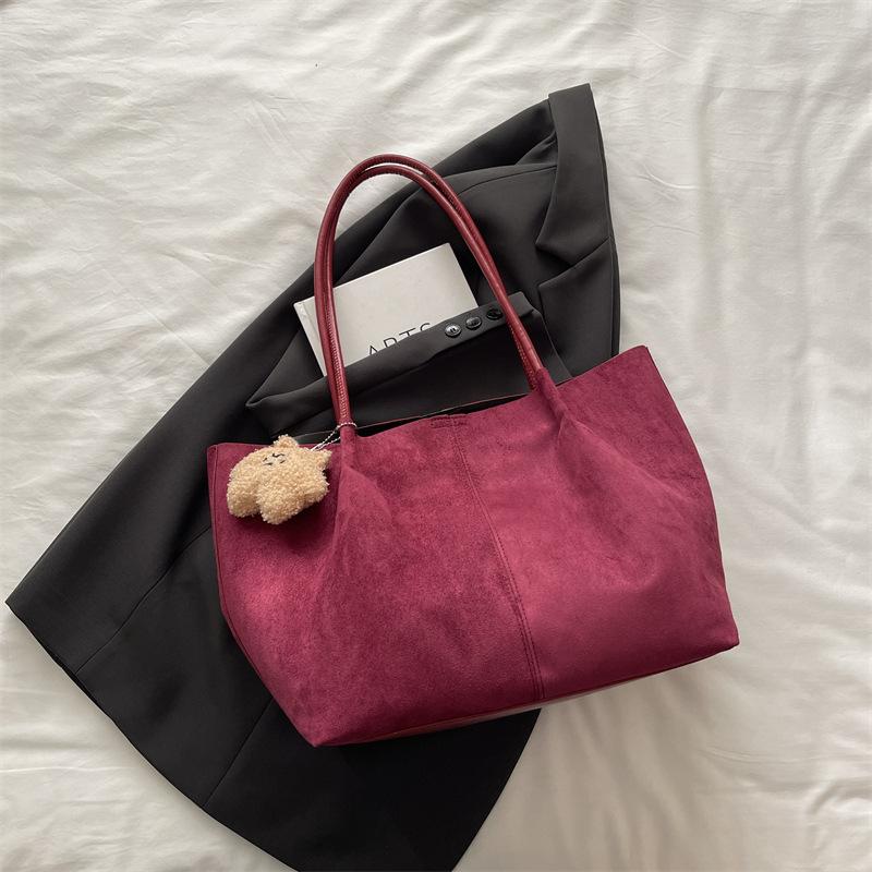 New Autumn and Winter Retro Large-capacity Shoulder Bag Trendy Fashion Tote Bag High-end Suede Versatile Bag