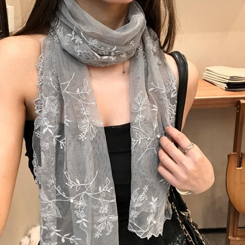 Korean Version Women's Lace Scarf Retro Female Headscarf Versatile Sunscreen Shawl