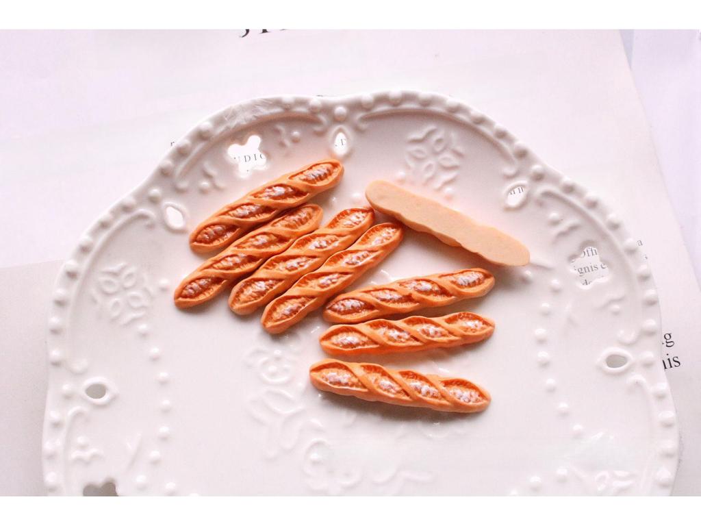 "Handmade Food-Themed Jewelry: Simulated Bread, Egg Tart, and Baguette Phone Accessories, DIY Resin Material"