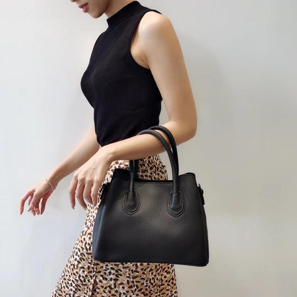 2025 Women's Genuine Leather Tote: High-End, Large Capacity, Commuter Handbag