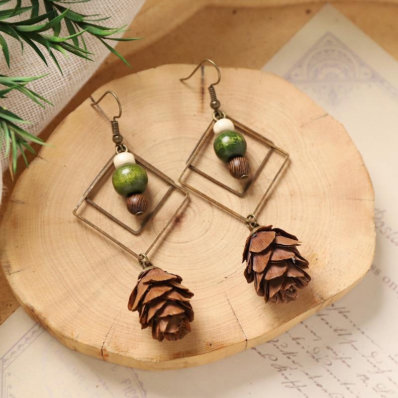 Retro niche literary earrings, natural plant fruits, wooden dried fruits, long fringed women's earrings