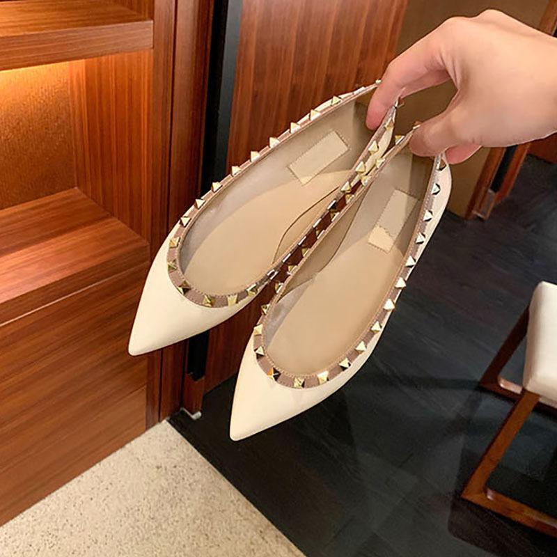 Cowhide version~ 2025 new V home single shoes women's shallow mouth rivet pointed flat shoes Internet celebrity rivet flat shoes