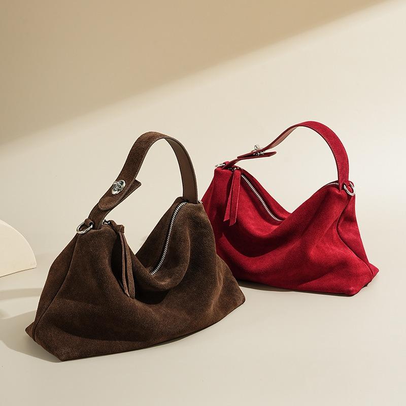 Autumn and winter bags, crossbody pillow bags, high-end leather versatile work commuter women's handbags