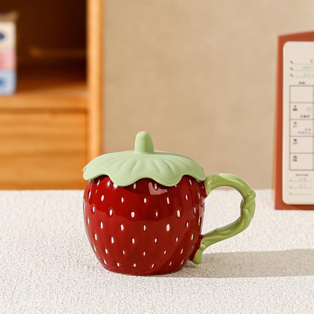 Strawberry Mug Ceramic Cup with Lid Cute Home Office Coffee Cup for Women Dormitory