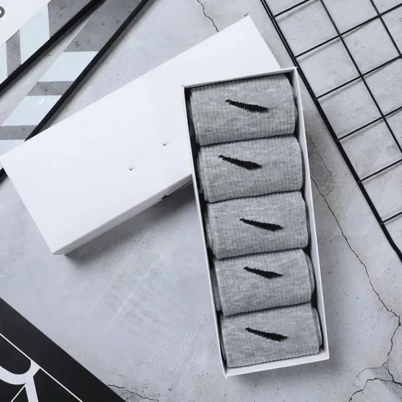 Cotton Sports Pop-socks Trendy Brand Men Women's Mid-high Socks Short Long Socks Gift Box Decorated