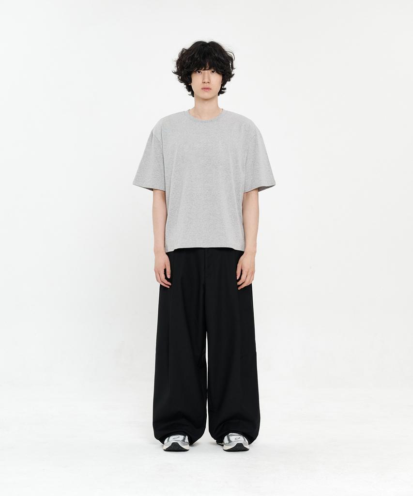 SIGNATURE Single-Pleat Wide Slacks [Black]