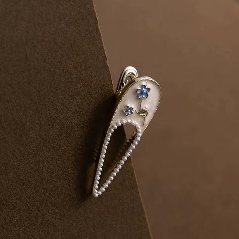 Beautiful Floral Hair Clips for Woman Gold Color Hollow Hairpin Pearl Ornament Duckbill Clip Sweet Woman's Hair Accessories Gift
