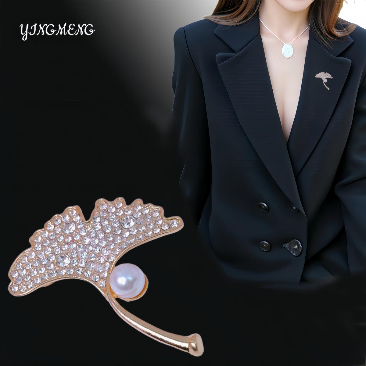 

Ginkgo Leaf Pearl Diamond Brooch & Scarf Buckle for Women s Coat Accessory