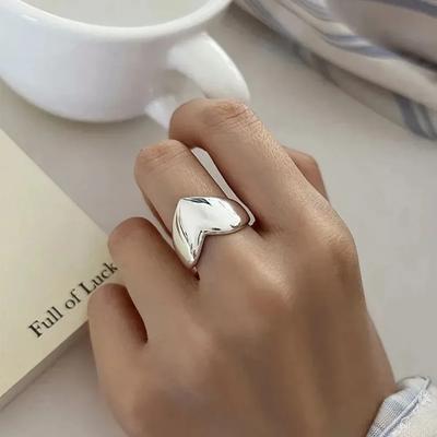Light Luxury Minimalist Niche Smooth Love Heart Geometric Ring Female Elegant Temperament Fashion Creative Street Party Zircon