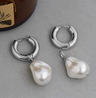 Fashion High-End Irregular Faux Pearl Drop Earrings Unique Circle Hoop Earrings Stylish Lightweight Jewelry for Daily Wear