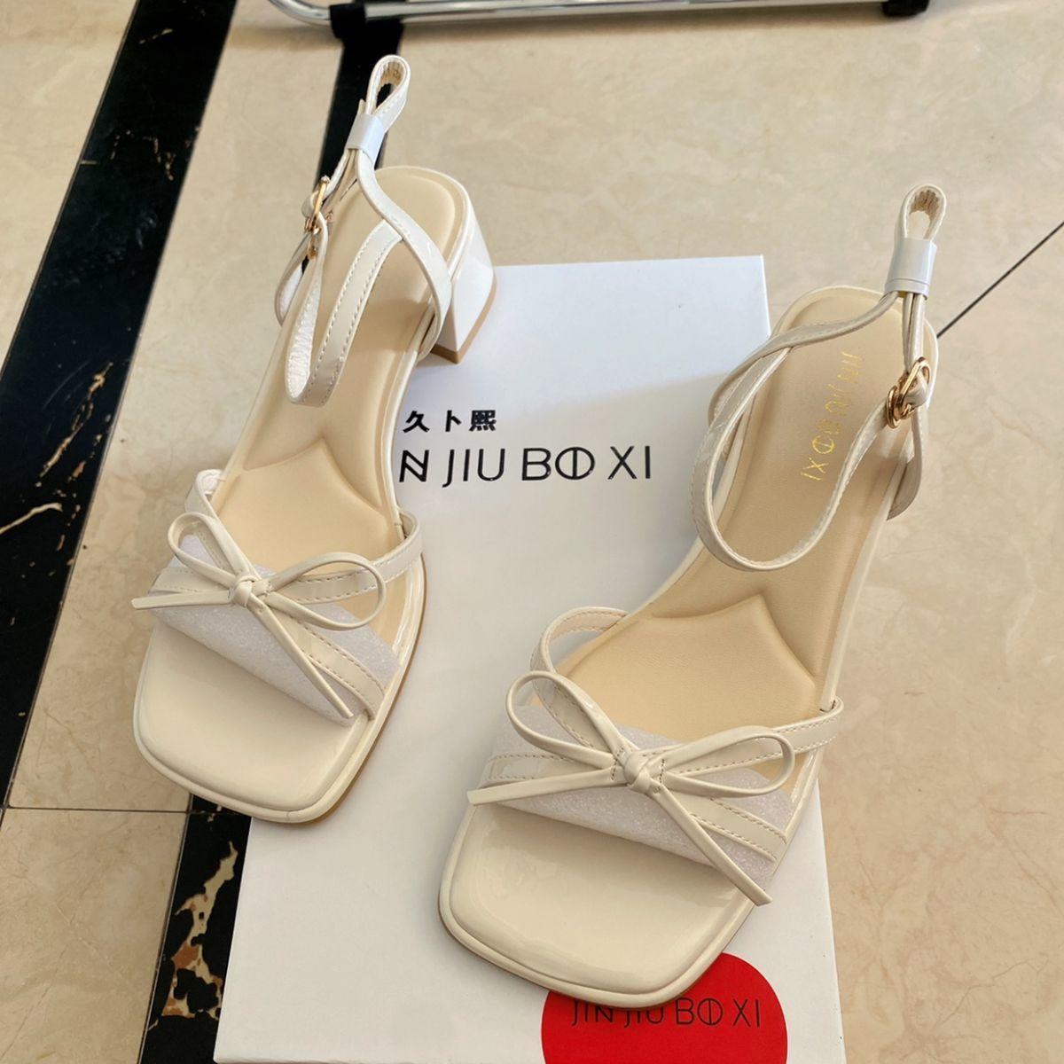 

Fashion Hot Selling 2025 new Fashion Square Head Women Sandals Exquisite Bowknot Decoration Sandalias Elegant Banquet Ladies High Heels 40 бежевый
